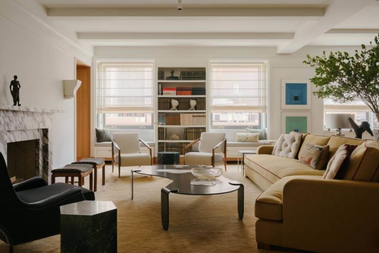 PICK INSIDE THIS UPPER EAST SIDE HOUSE WITH A MODERN TOUCH