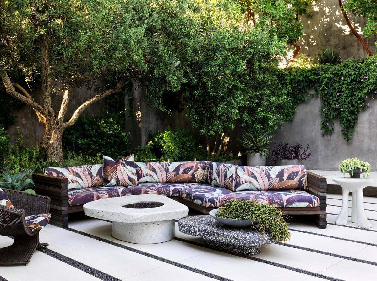 Outdoor living rooms 