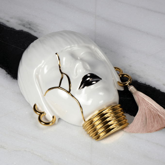 ACHFIG011-003-ach-collection-accessories-nina2-figurine-decor-ceramic-detail Nina II