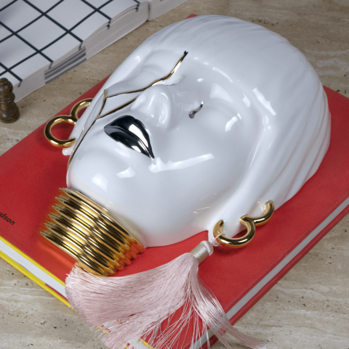 ACHFIG011-004-ach-collection-accessories-nina2-figurine-decor-ceramic-lifestyle Nina II